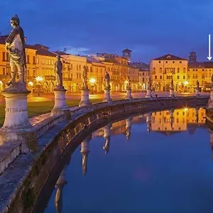 Palazzo Carpediem-prato Della Valle Appartement